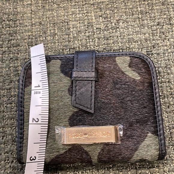 Robert Dice wristlet, card case and mirror set - Picture 10 of 16